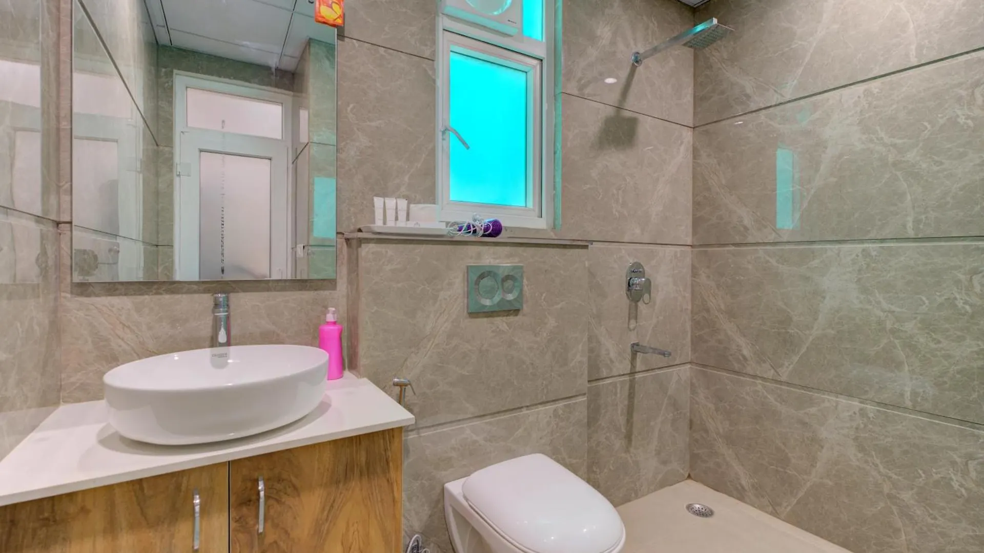 The Lodgers Luxury 1 Bhk Serviced Apartment In Gurugram Near Millennium City Centre Metro Gurgaon 0*,  India