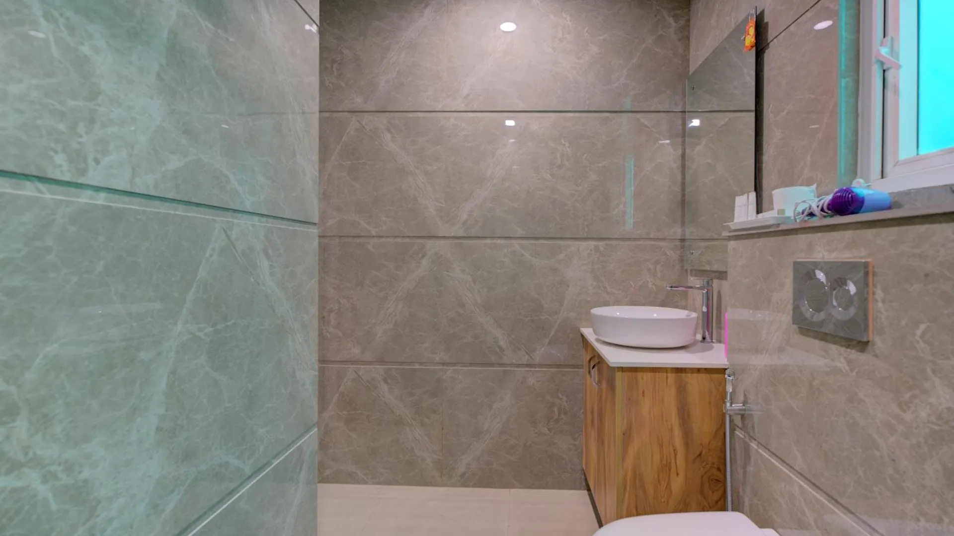 The Lodgers Luxury 1 Bhk Serviced Apartment In Gurugram Near Millennium City Centre Metro Gurgaon 0*,