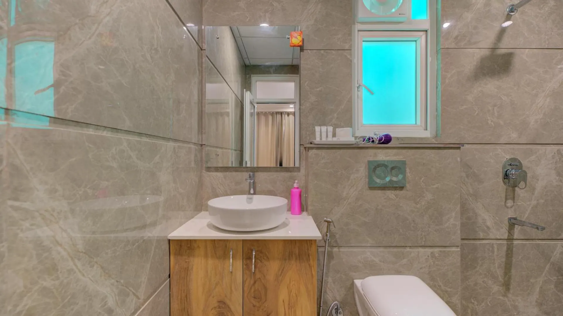 The Lodgers Luxury 1 Bhk Serviced Apartment In Gurugram Near Millennium City Centre Metro Gurgaon India