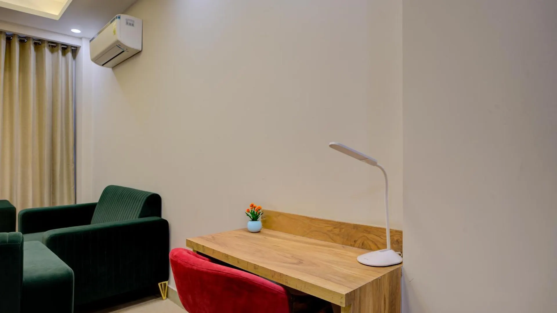 The Lodgers Luxury 1 Bhk Serviced Apartment In Gurugram Near Millennium City Centre Metro Gurgaon