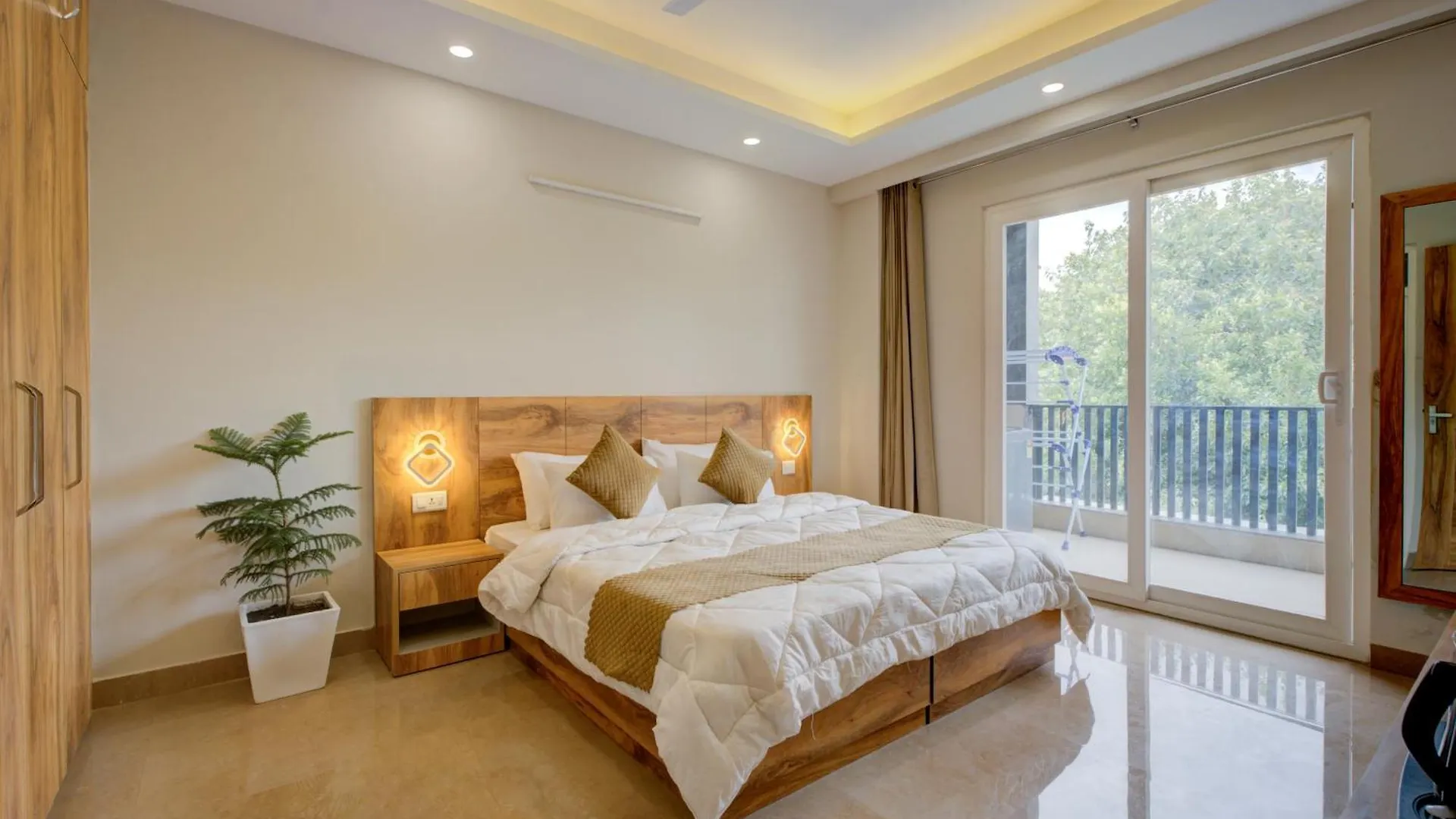 The Lodgers Luxury 1 Bhk Serviced Apartment In Gurugram Near Millennium City Centre Metro contacts