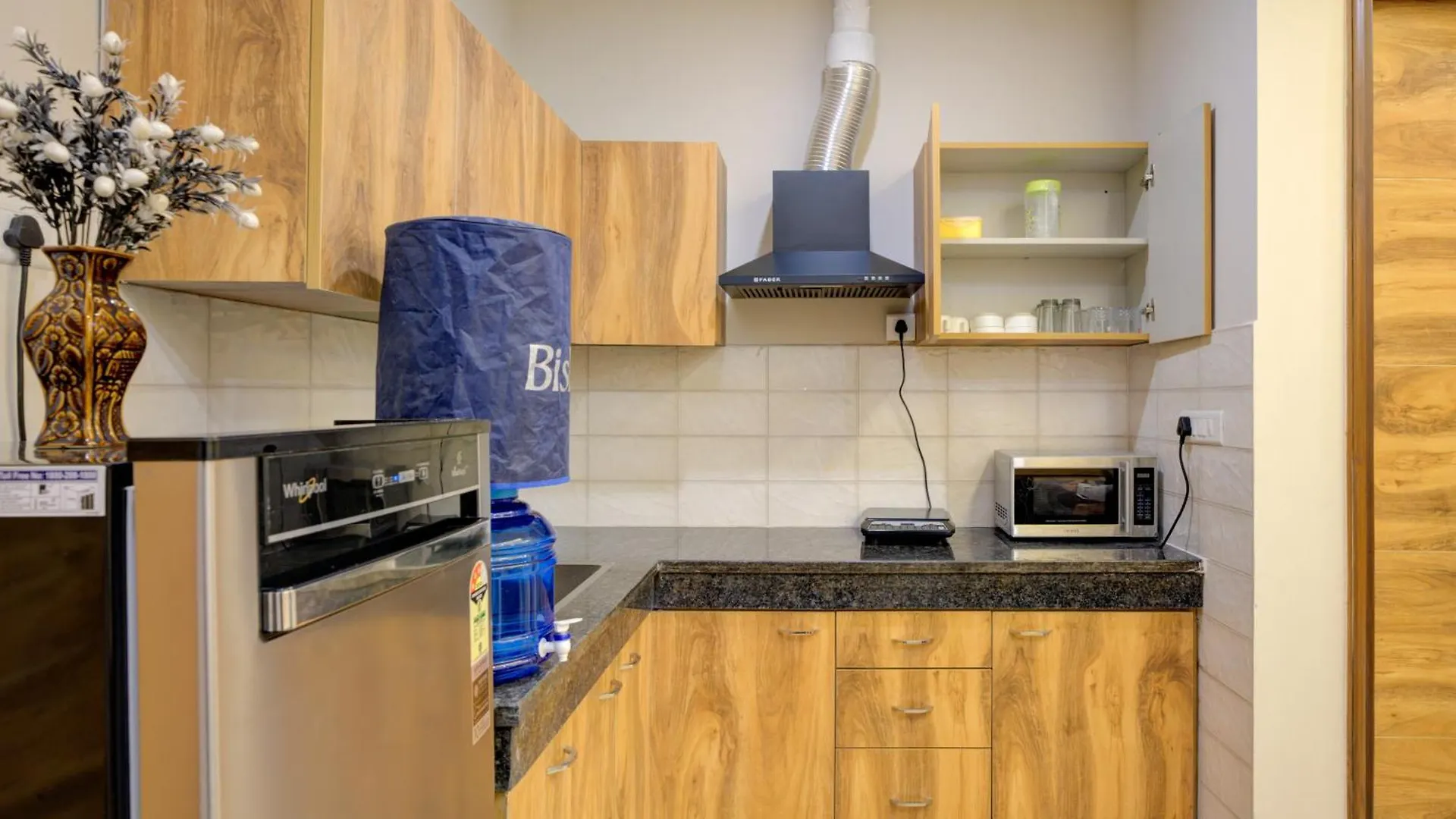 The Lodgers Luxury 1 Bhk Serviced Apartment In Gurugram Near Millennium City Centre Metro 구르가온