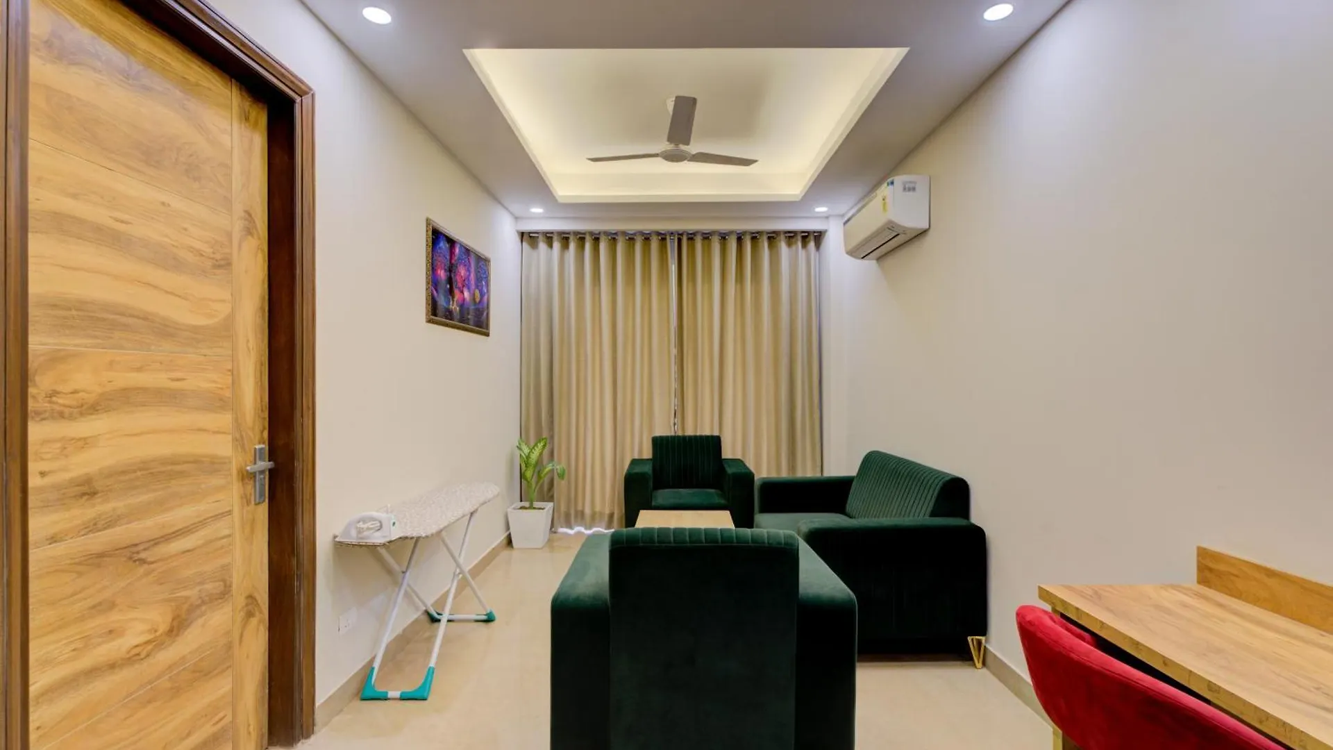 The Lodgers Luxury 1 Bhk Serviced Apartment In Gurugram Near Millennium City Centre Metro 구르가온 인도